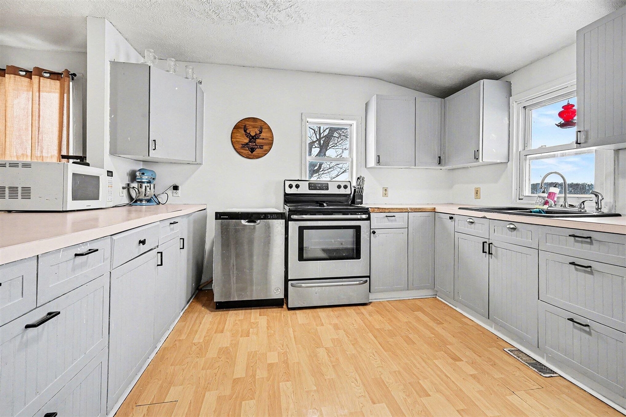 Homes for sale in Hastings, MI | 5947 E State Rd, Hastings, MI 49058 | MLS# 70513727