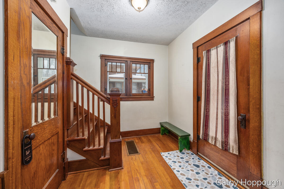 Homes for sale in Ionia, MI | 346 E Washington St, Ionia, MI 48846 | MLS# 70513741