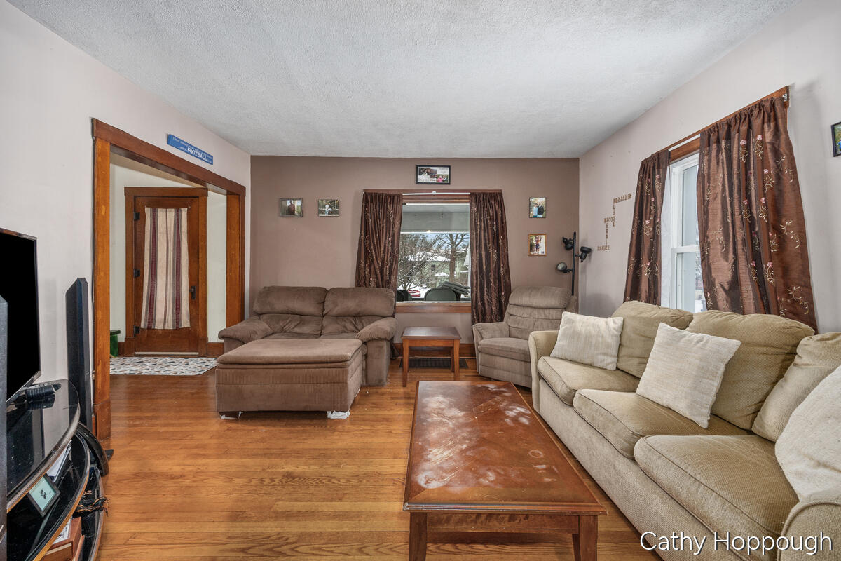 Homes for sale in Ionia, MI | 346 E Washington St, Ionia, MI 48846 | MLS# 70513741