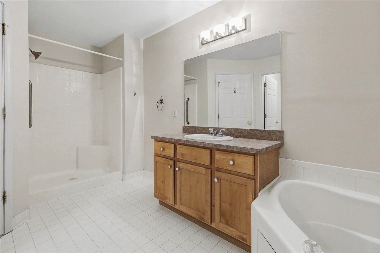 2856 Barclay Way, Ann Arbor, MI, 48105-9462