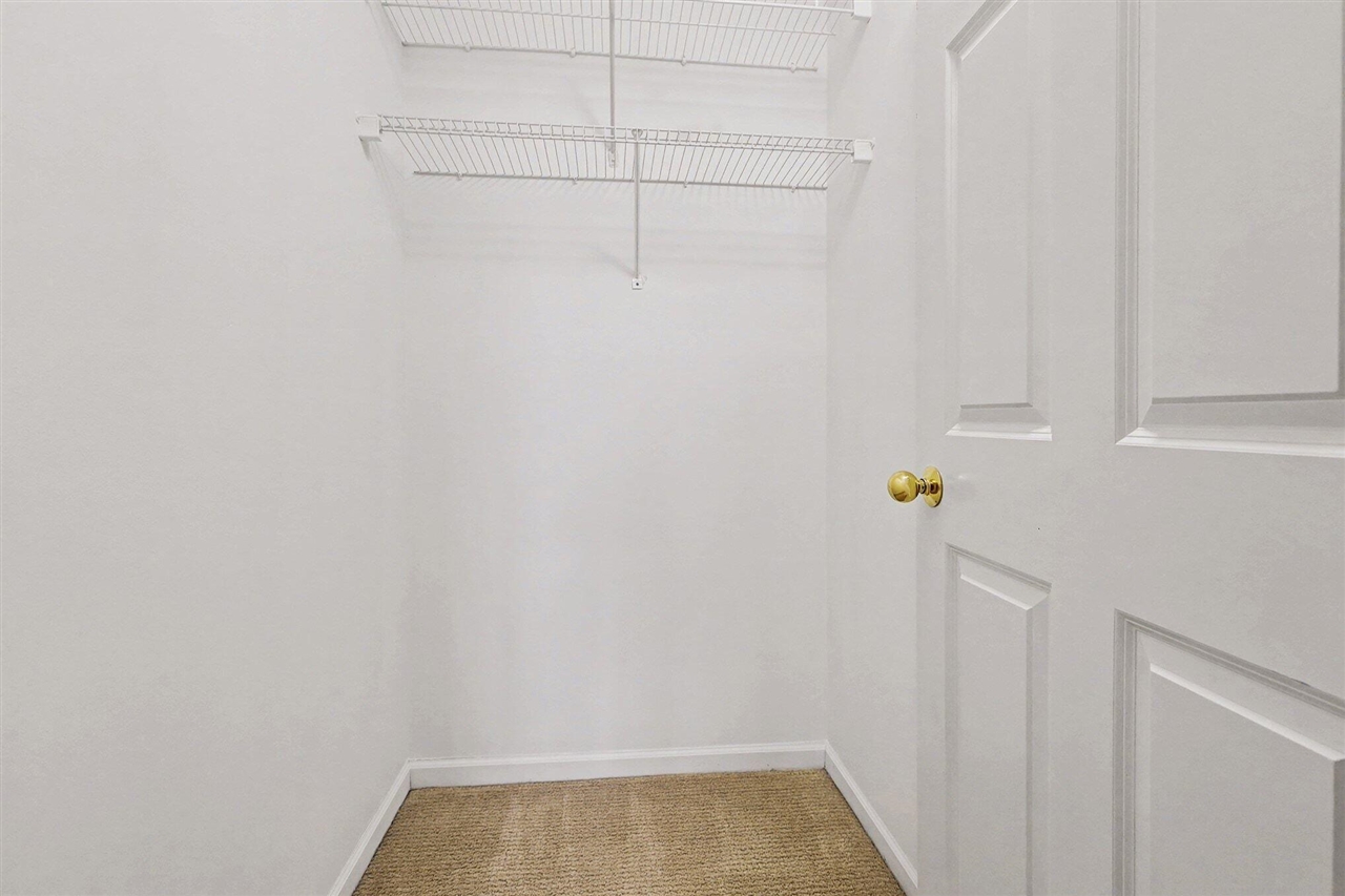 2856 Barclay Way, Ann Arbor, MI, 48105-9462