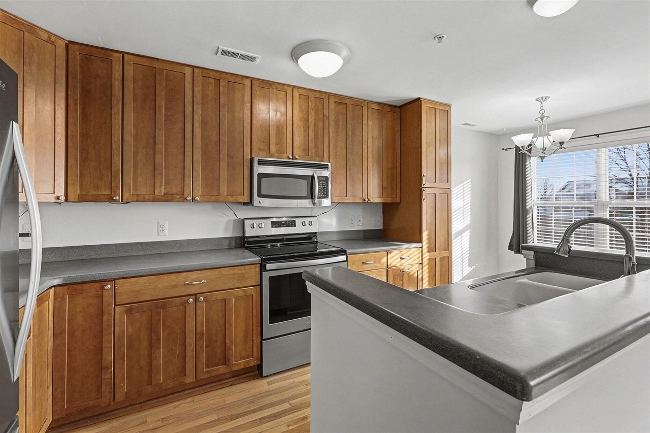 2856 Barclay Way, Ann Arbor, MI, 48105-9462