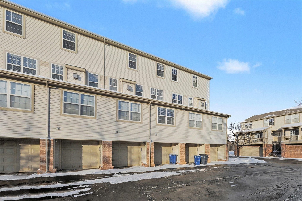 2856 Barclay Way, Ann Arbor, MI, 48105-9462