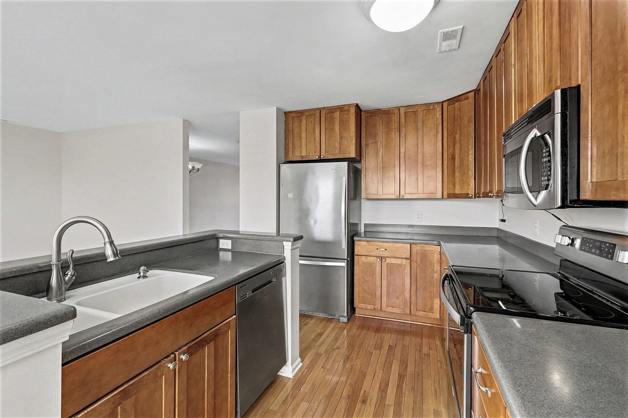 2856 Barclay Way, Ann Arbor, MI, 48105-9462