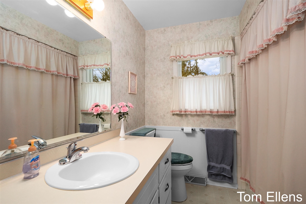 Jenison, MI, 49428-8174