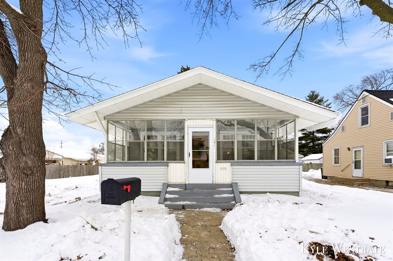 26071 Compson Street, Roseville, MI, 48066 3110