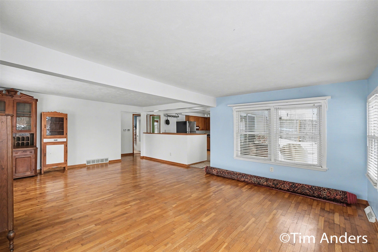 Homes for sale in Rockford, MI | 6773 Elmview Ave, Rockford, MI 49341 | MLS# 70513856