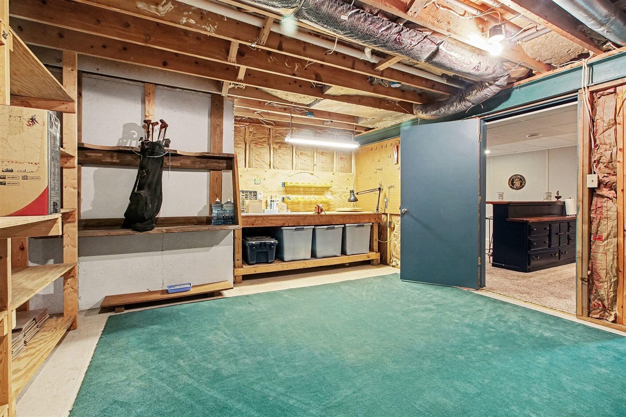 1335 N Silo Ridge Drive, Ann Arbor, MI, 48108-9575