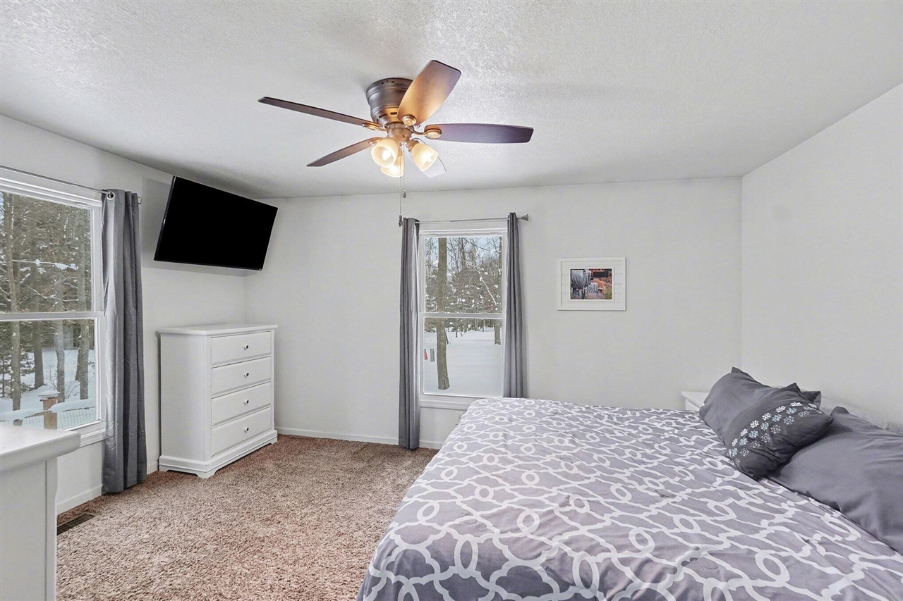 6878 N Croswell Avenue, Bitely, MI, 49309-9797