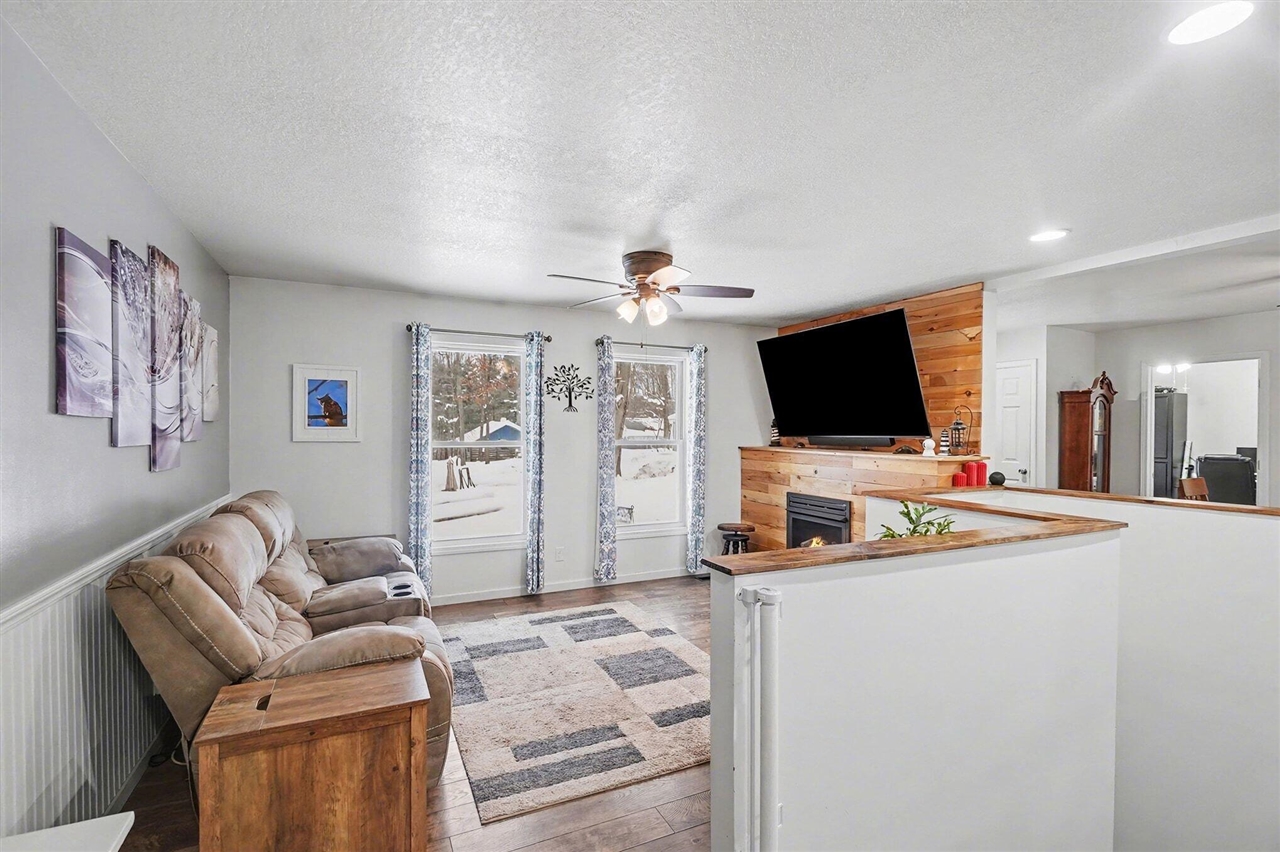 6878 N Croswell Avenue, Bitely, MI, 49309-9797