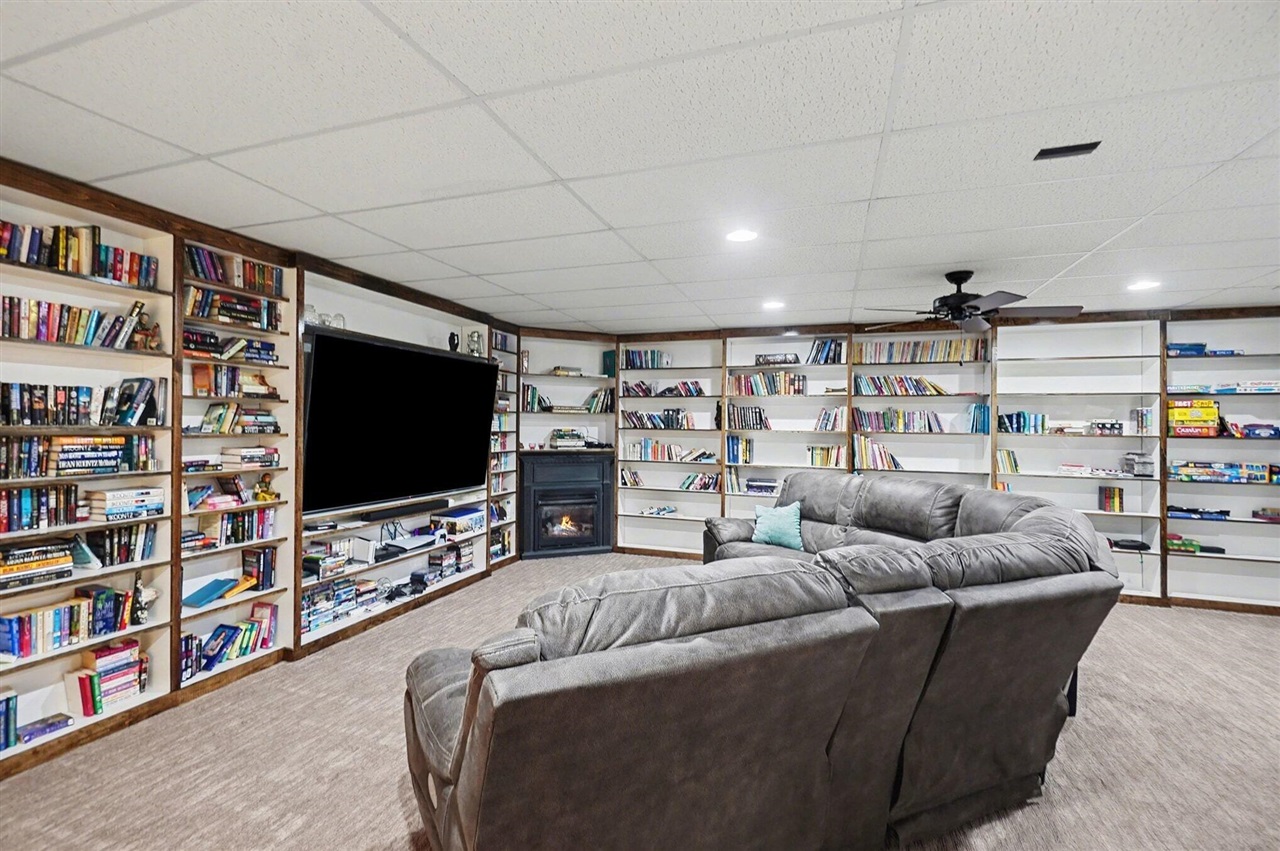 6878 N Croswell Avenue, Bitely, MI, 49309-9797