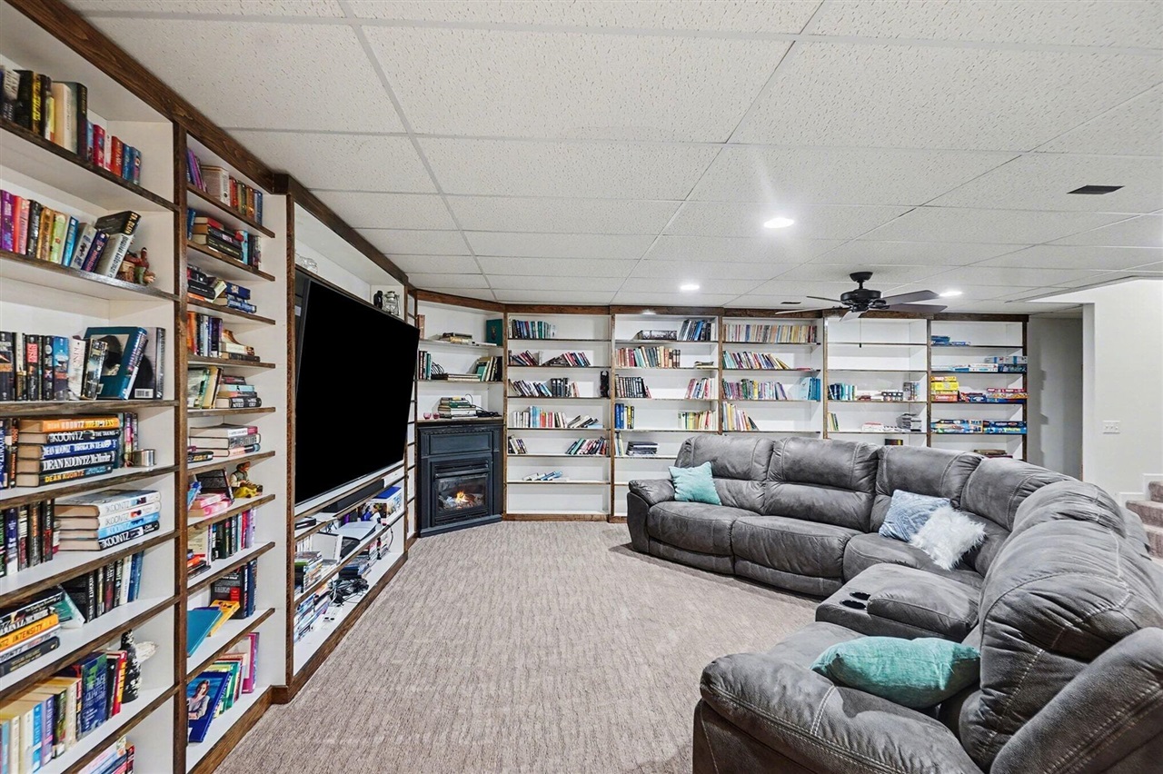 6878 N Croswell Avenue, Bitely, MI, 49309-9797