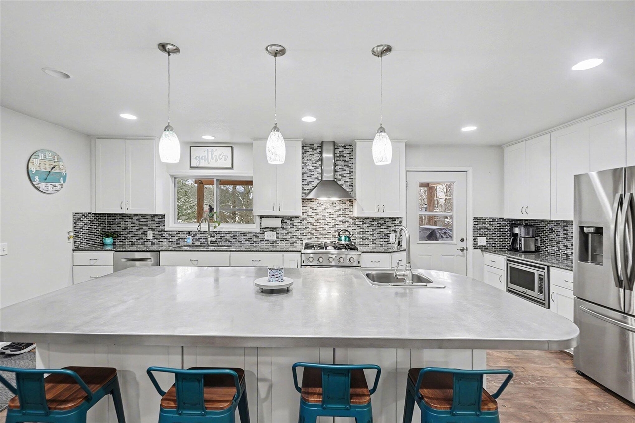 6878 N Croswell Avenue, Bitely, MI, 49309-9797