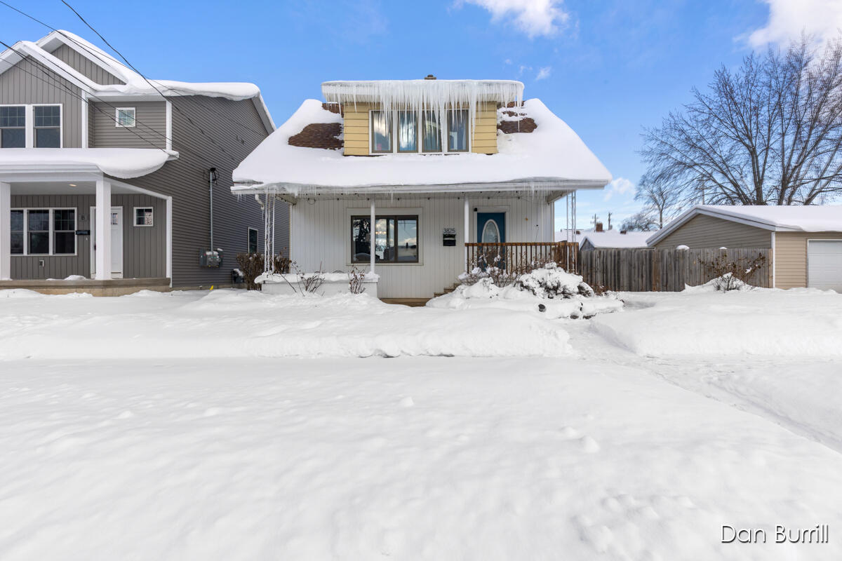 Homes for sale in Grandville, MI | 3825 Grand St, Grandville, MI 49418 | MLS# 70513896