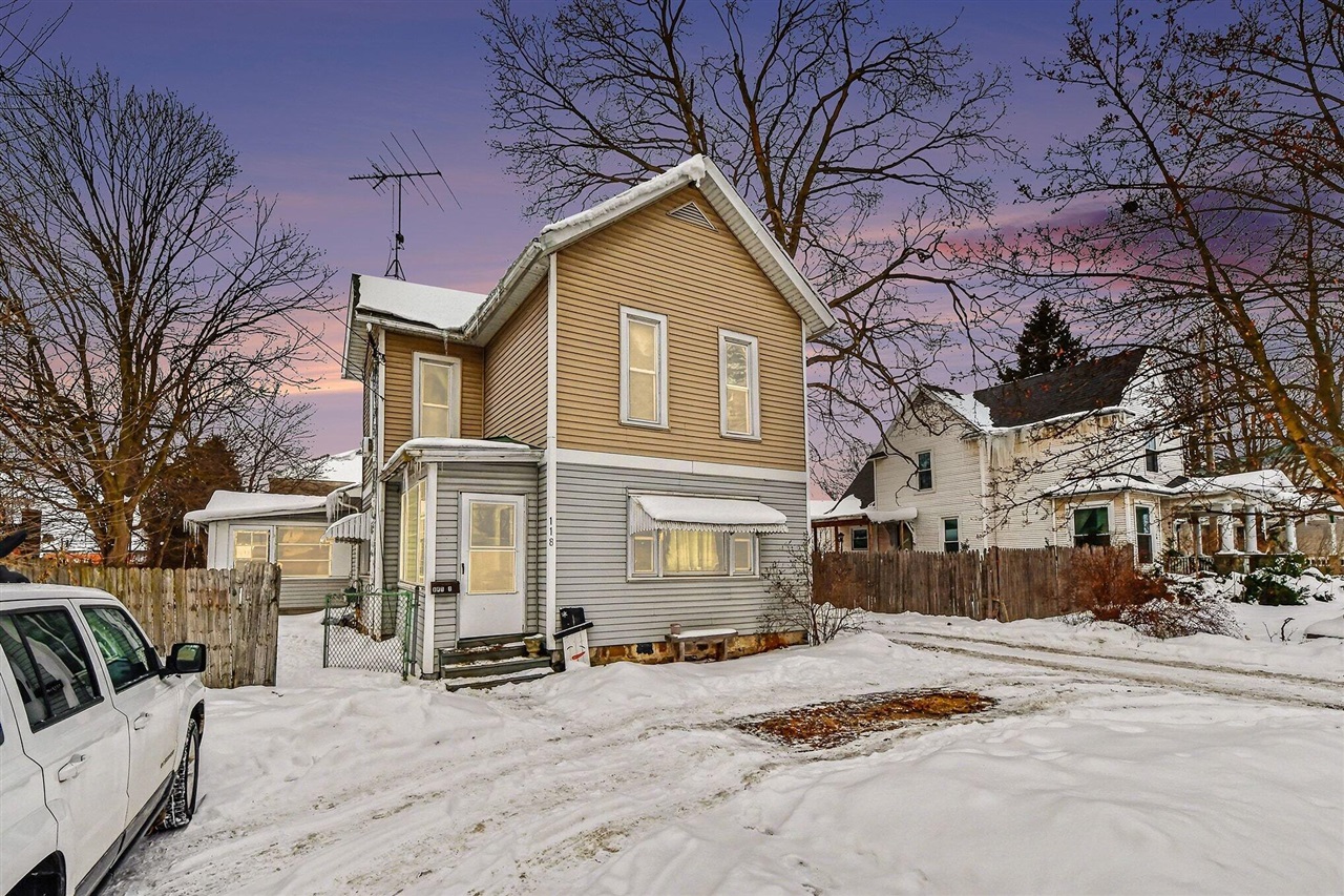 118 N Hudson Street, Lowell, MI, 49331-1339
