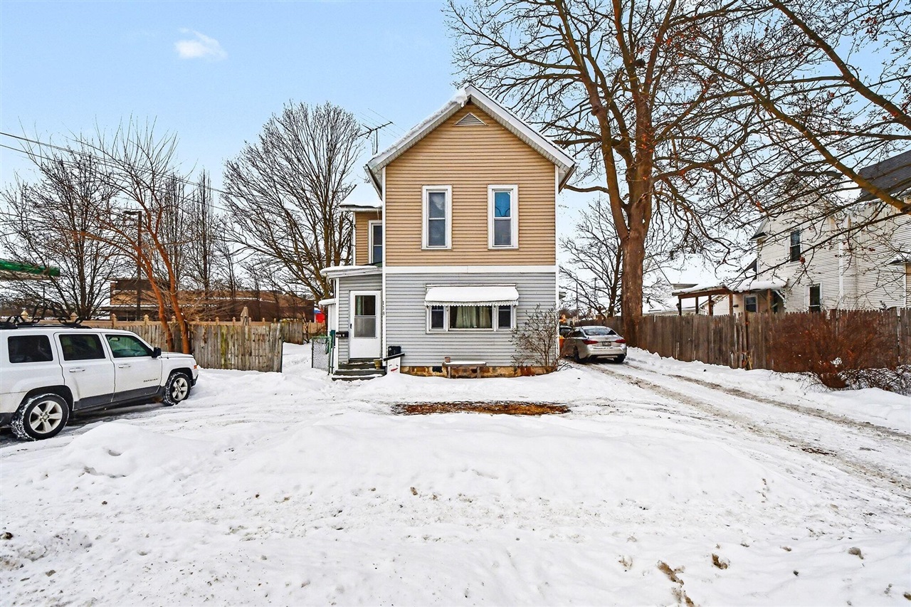 118 N Hudson Street, Lowell, MI, 49331-1339