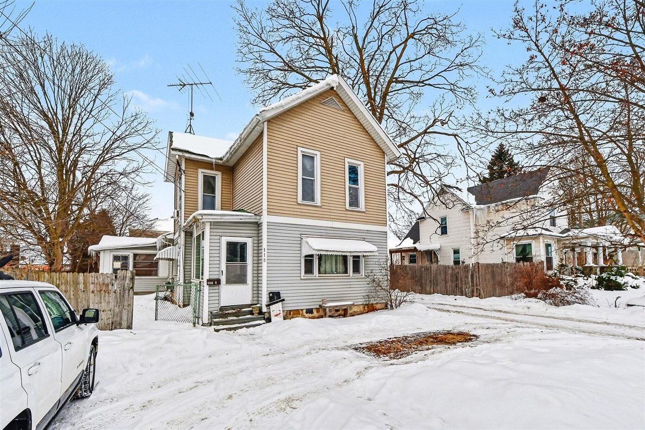 118 N Hudson Street, Lowell, MI, 49331-1339
