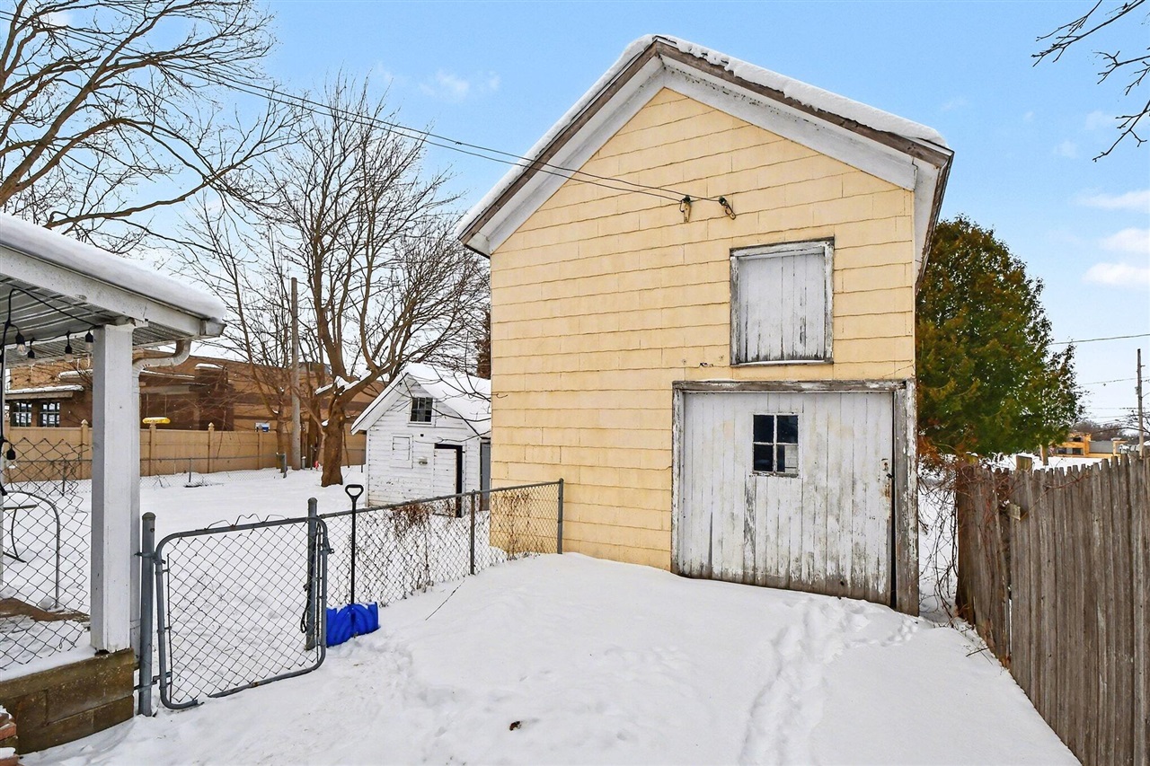 118 N Hudson Street, Lowell, MI, 49331-1339