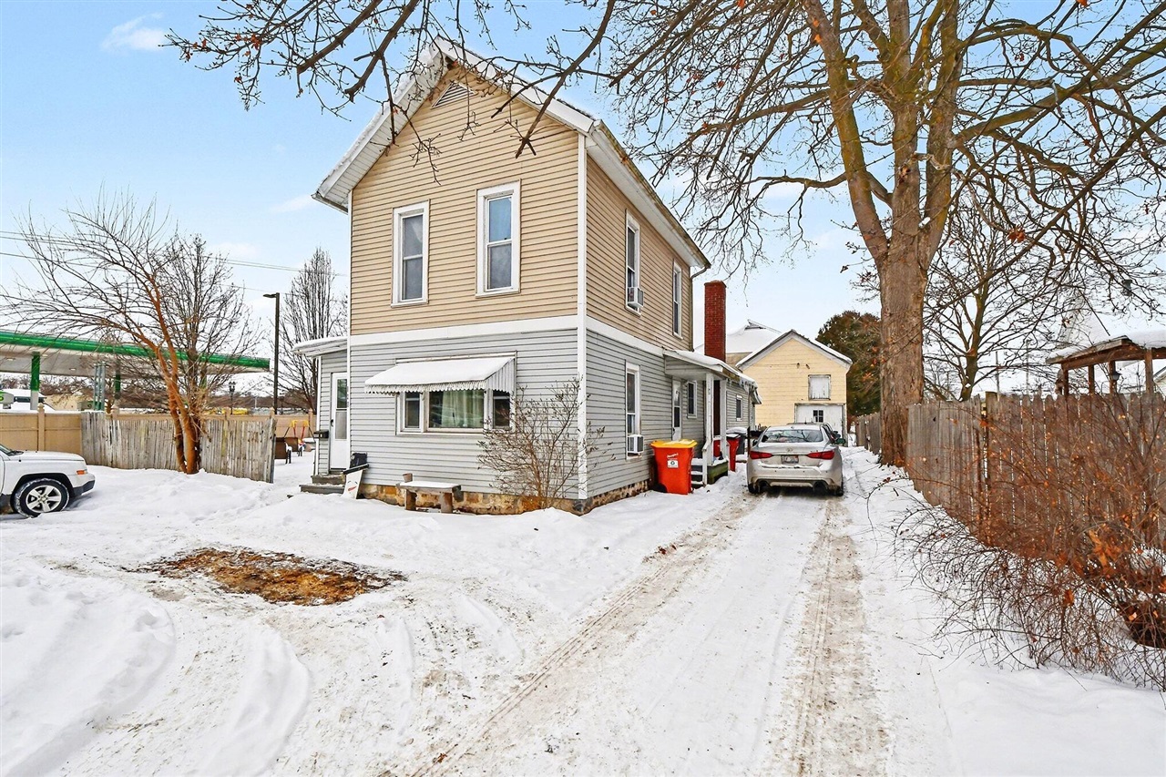 118 N Hudson Street, Lowell, MI, 49331-1339