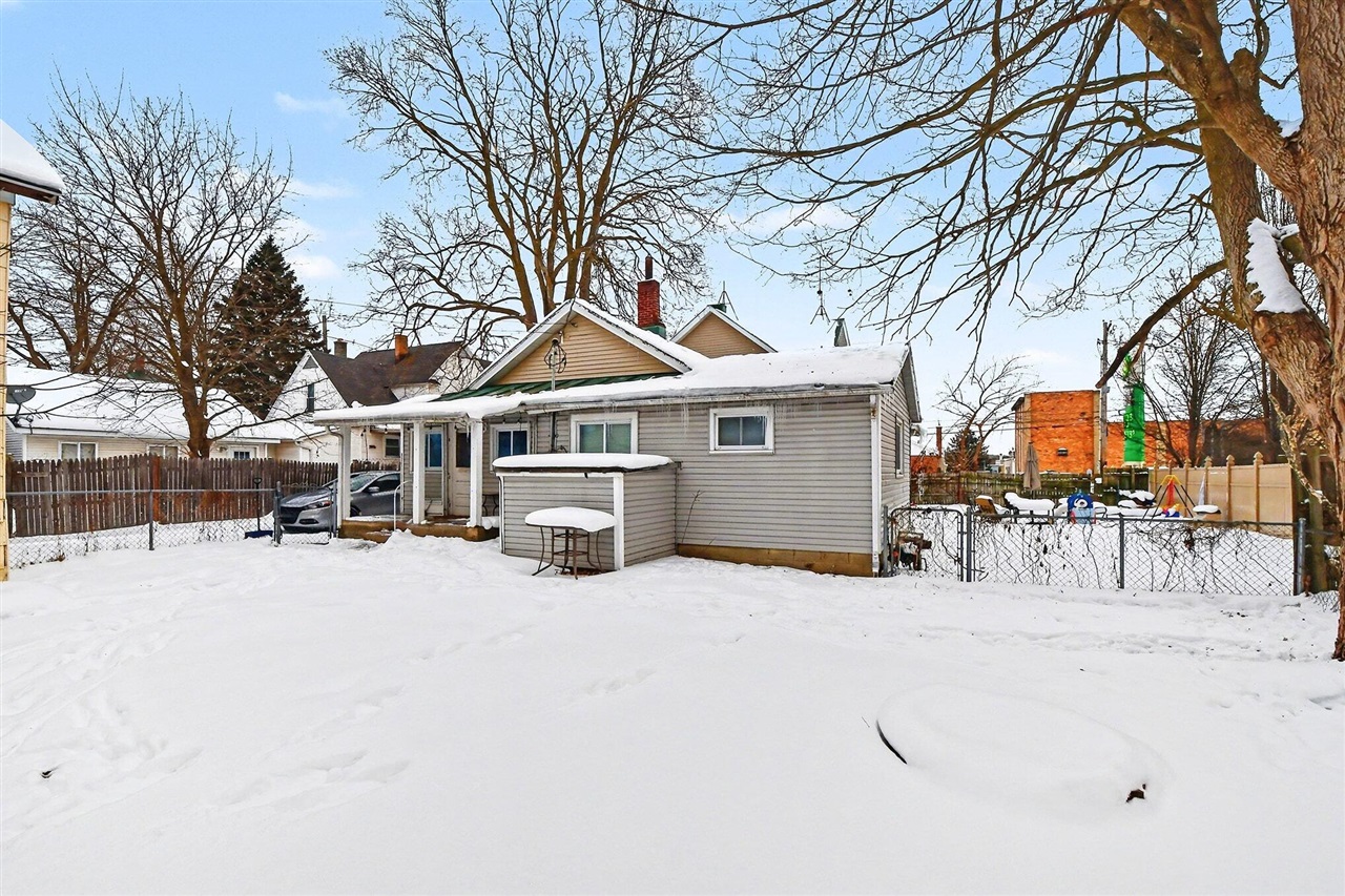 118 N Hudson Street, Lowell, MI, 49331-1339
