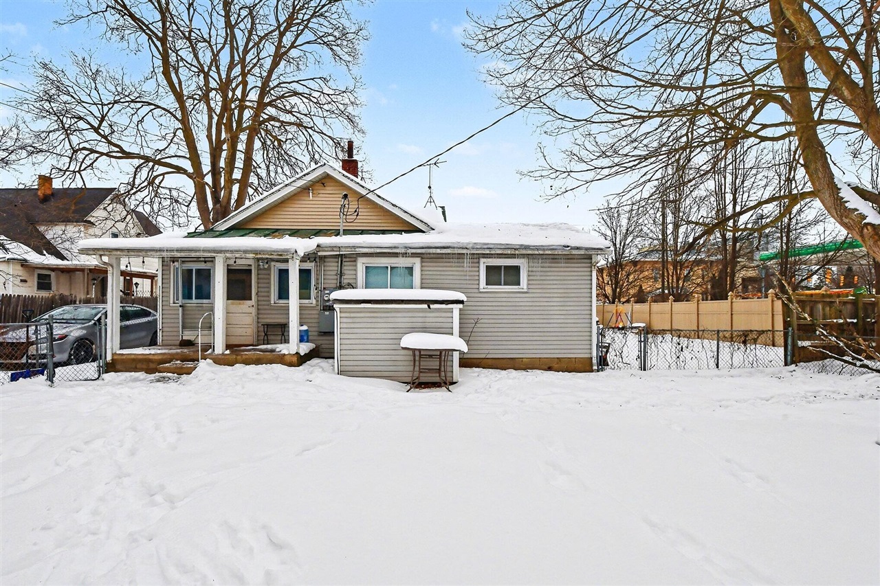 118 N Hudson Street, Lowell, MI, 49331-1339