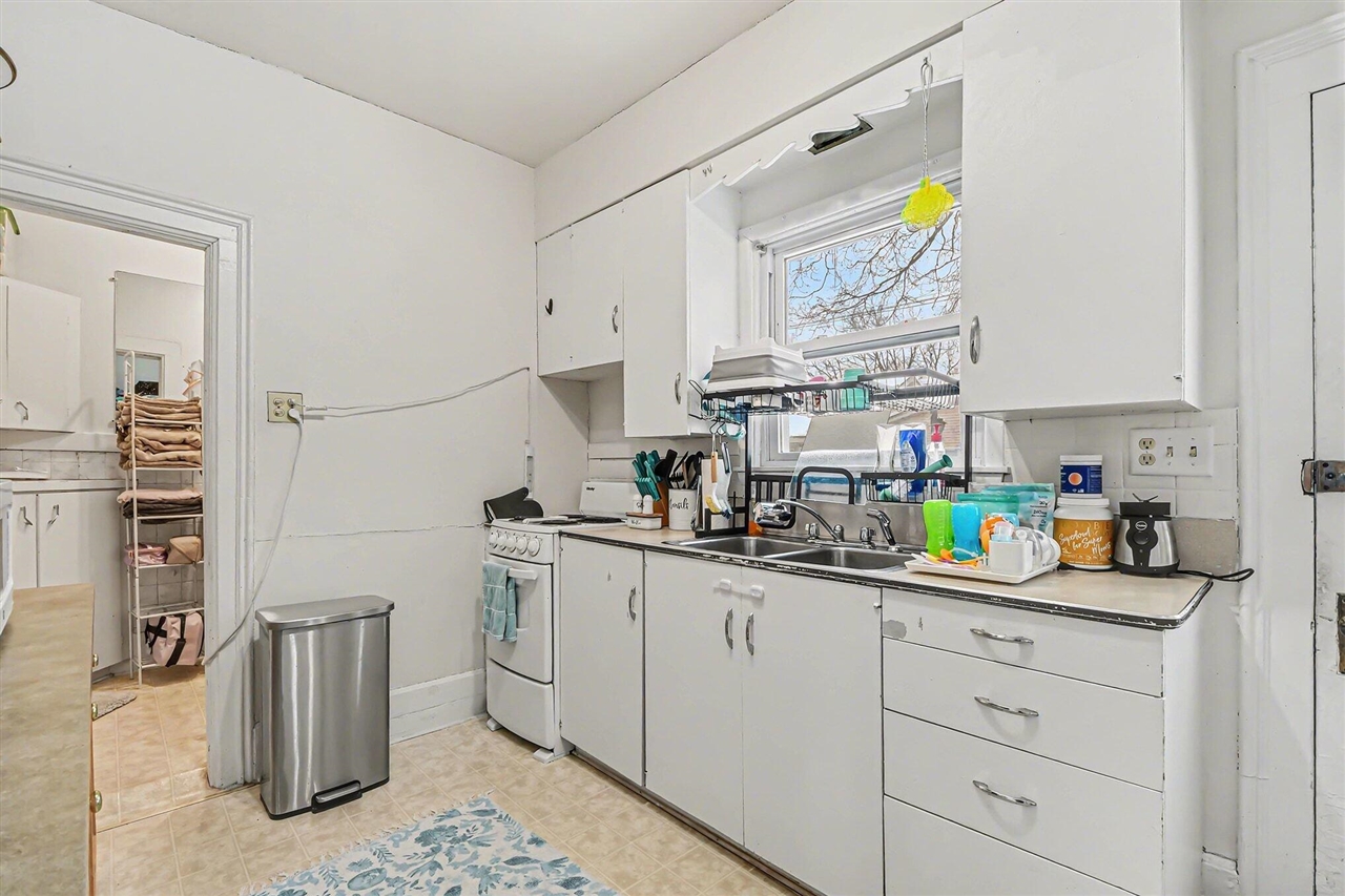 118 N Hudson Street, Lowell, MI, 49331-1339