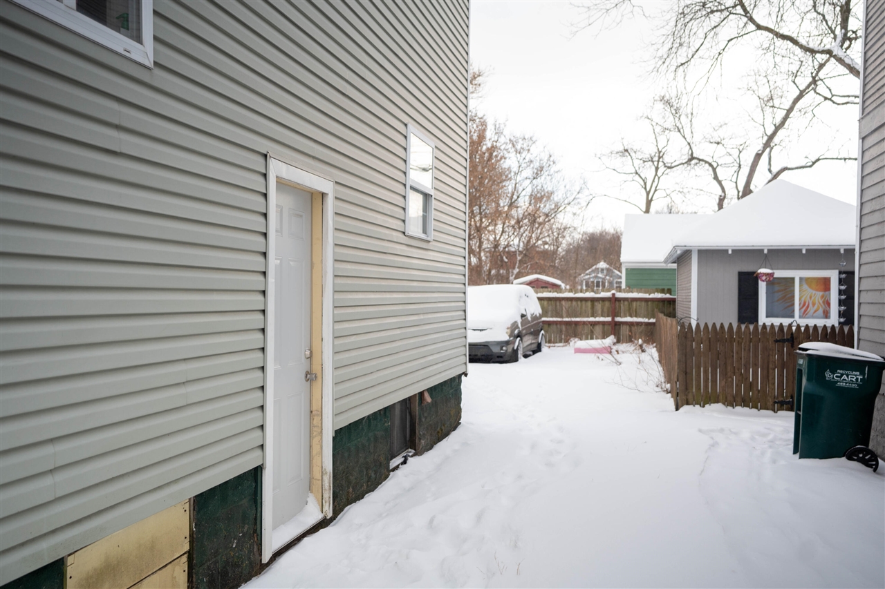 534 Isbell Street, Lansing, MI, 48910-1767