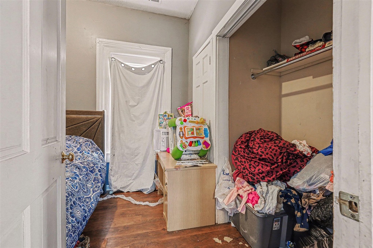 904 College Avenue, Grand Rapids, MI, 49503-1751