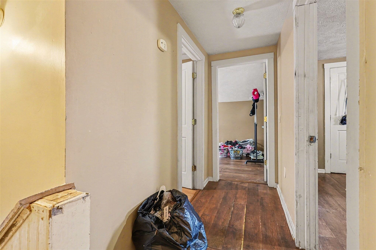 904 College Avenue, Grand Rapids, MI, 49503-1751