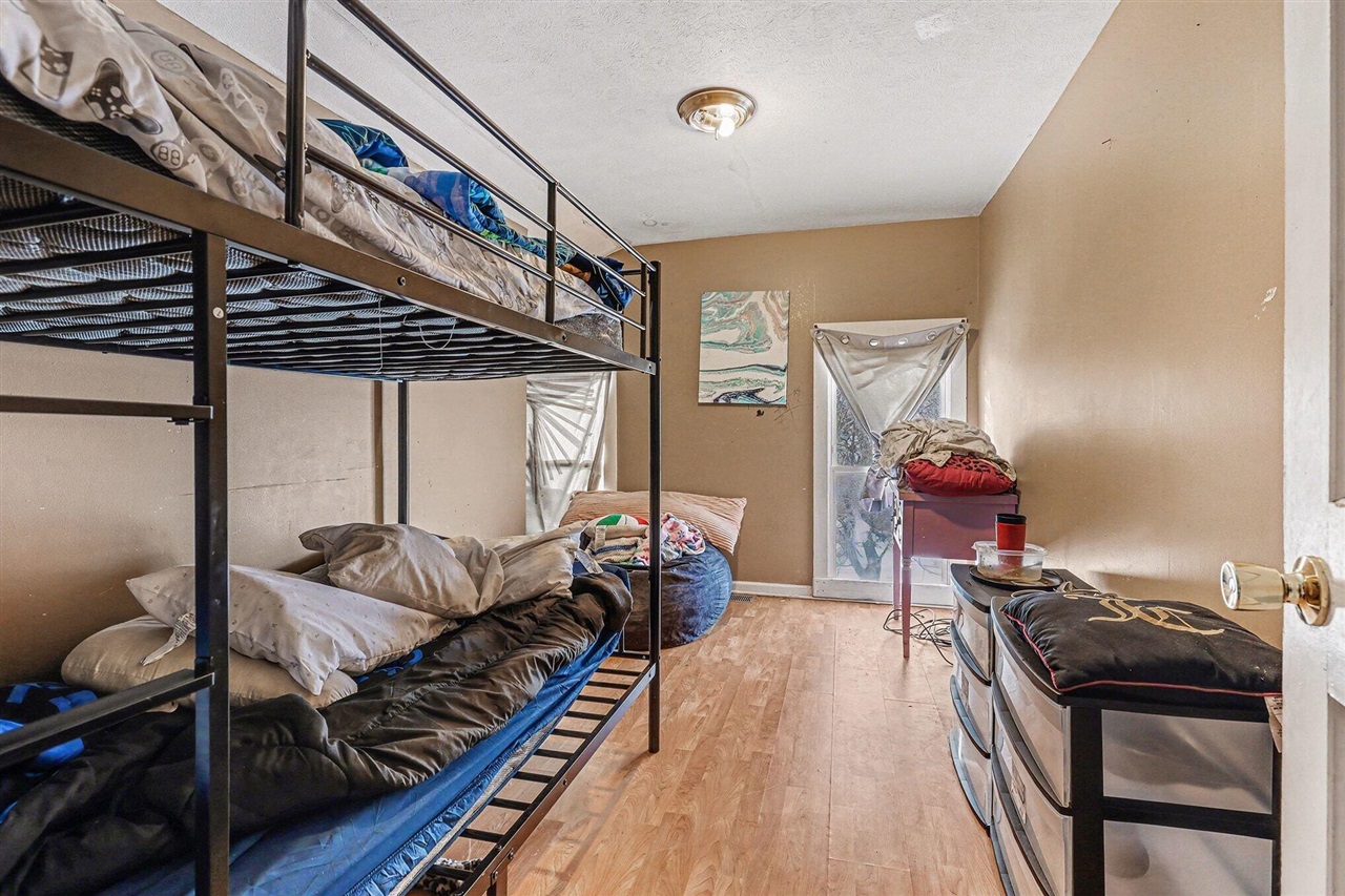 904 College Avenue, Grand Rapids, MI, 49503-1751