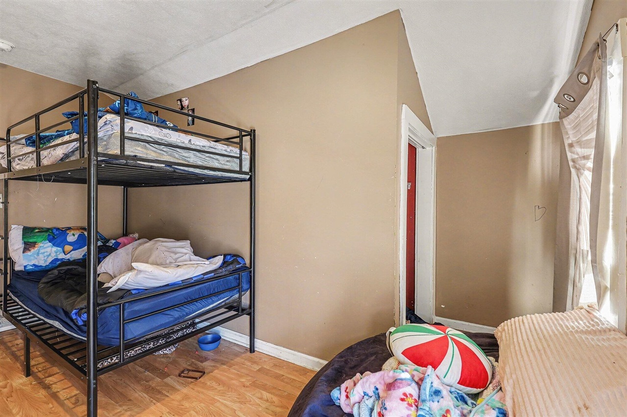 904 College Avenue, Grand Rapids, MI, 49503-1751