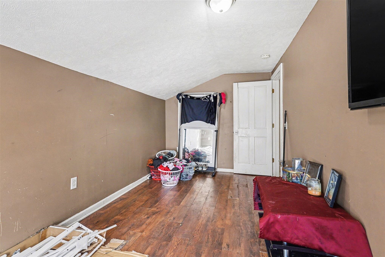 904 College Avenue, Grand Rapids, MI, 49503-1751