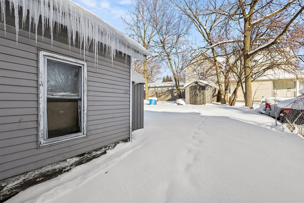 904 College Avenue, Grand Rapids, MI, 49503-1751