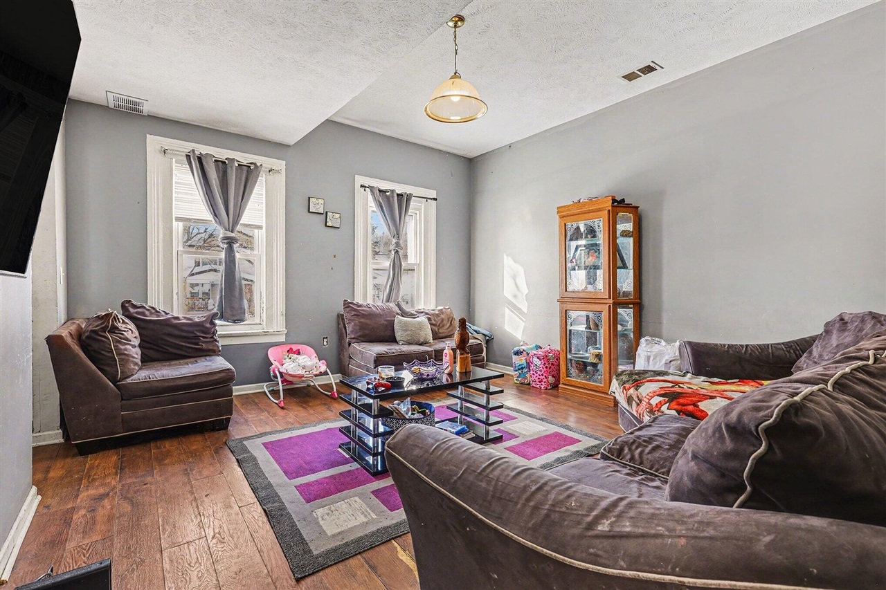 904 College Avenue, Grand Rapids, MI, 49503-1751