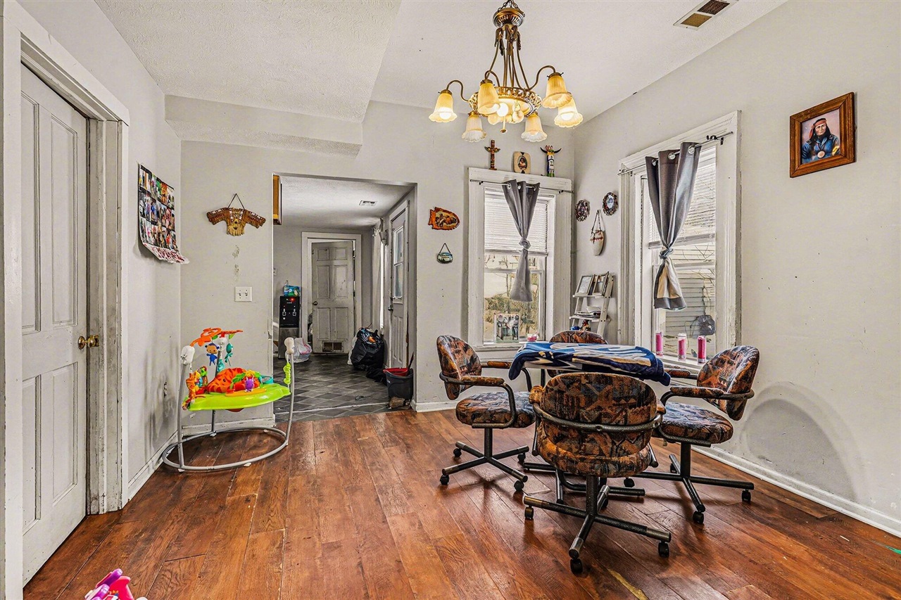 904 College Avenue, Grand Rapids, MI, 49503-1751