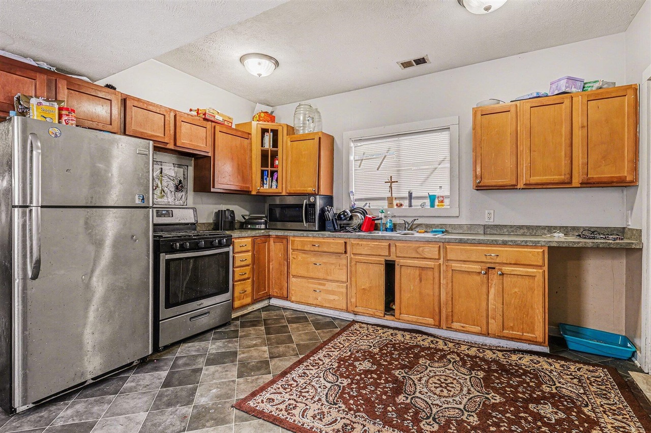 904 College Avenue, Grand Rapids, MI, 49503-1751