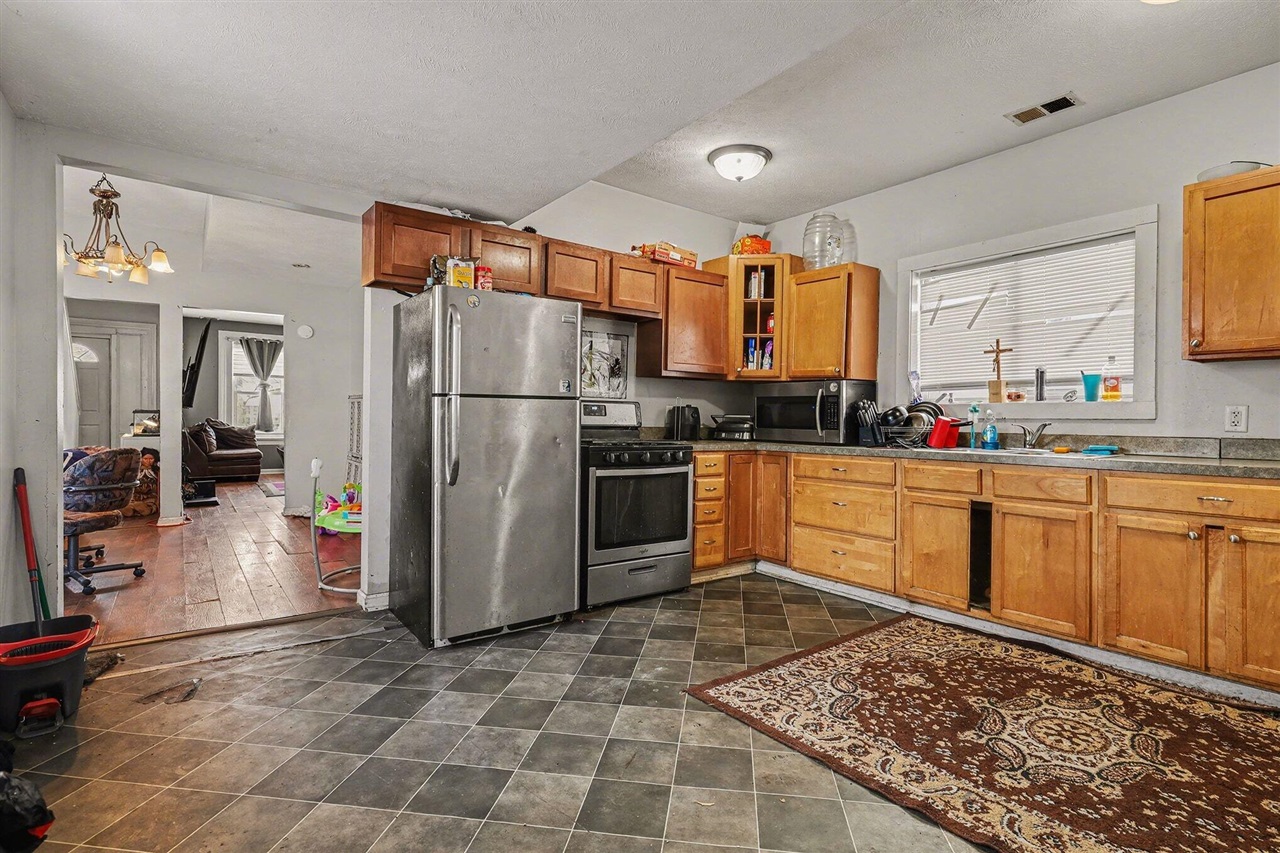 904 College Avenue, Grand Rapids, MI, 49503-1751