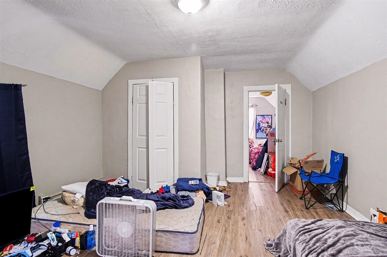 916 Lafayette Avenue, Grand Rapids, MI, 49503-1633