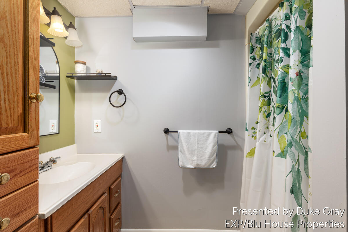 5886 Bramalea Avenue, Grand Rapids, MI, 49508-6419