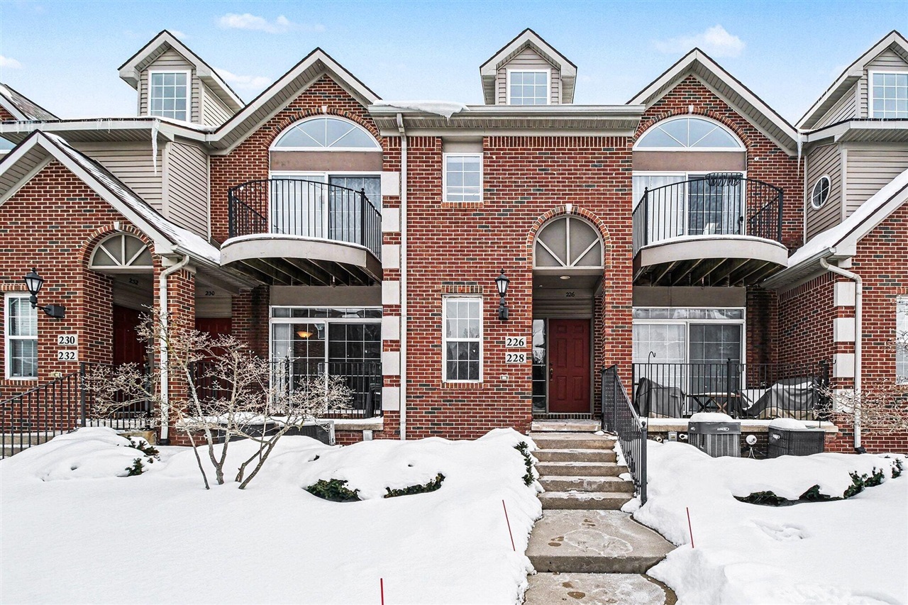 228 W Oakbrook Drive, Ann Arbor, MI, 48103-2255