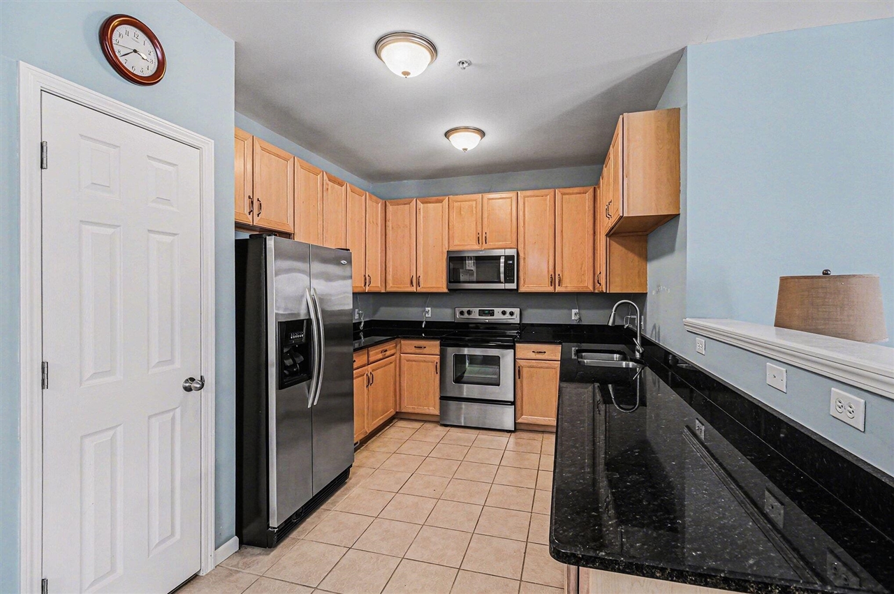 228 W Oakbrook Drive, Ann Arbor, MI, 48103-2255