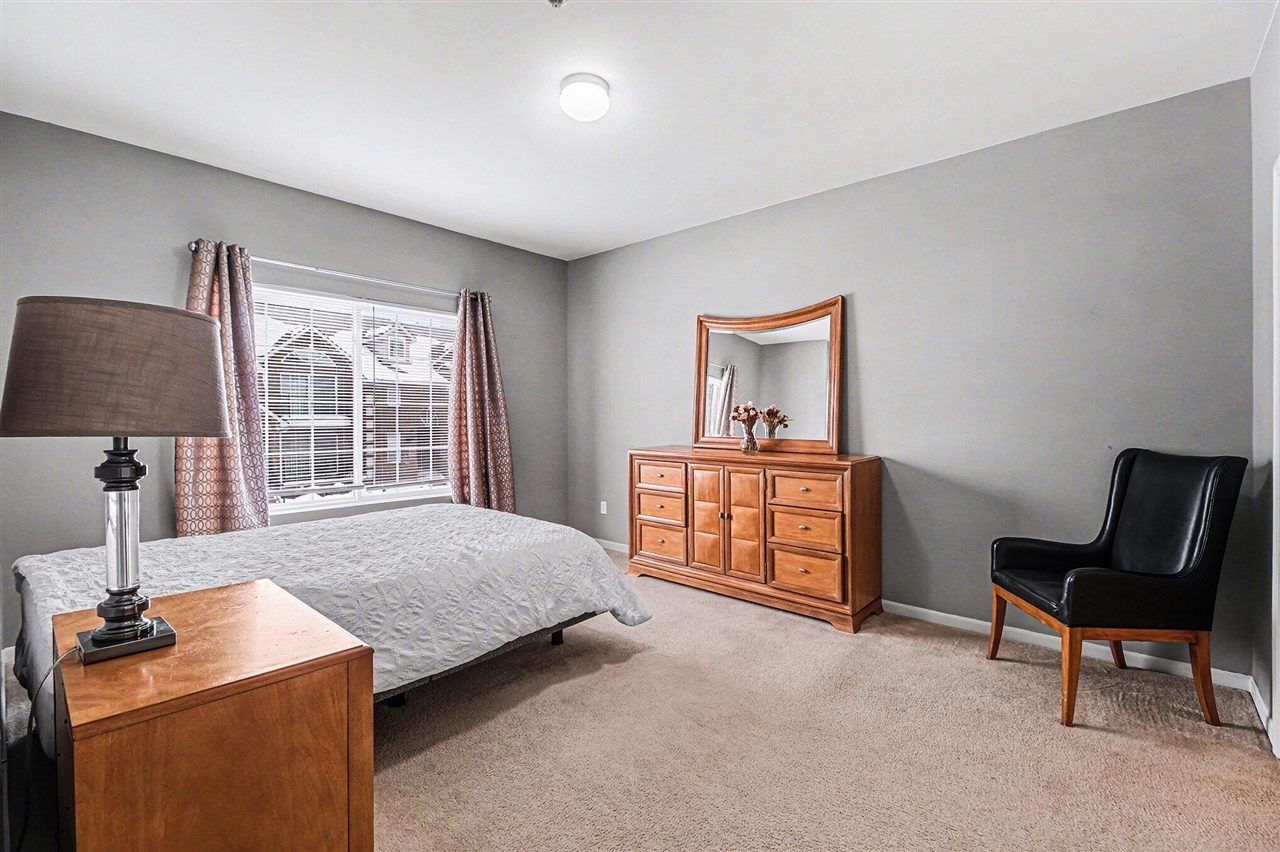 228 W Oakbrook Drive, Ann Arbor, MI, 48103-2255