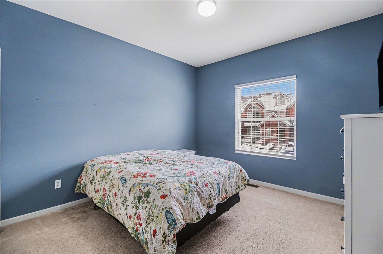 228 W Oakbrook Drive, Ann Arbor, MI, 48103-2255