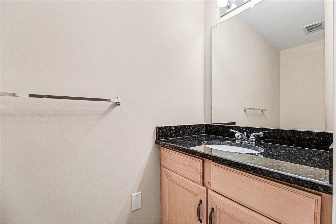 228 W Oakbrook Drive, Ann Arbor, MI, 48103-2255