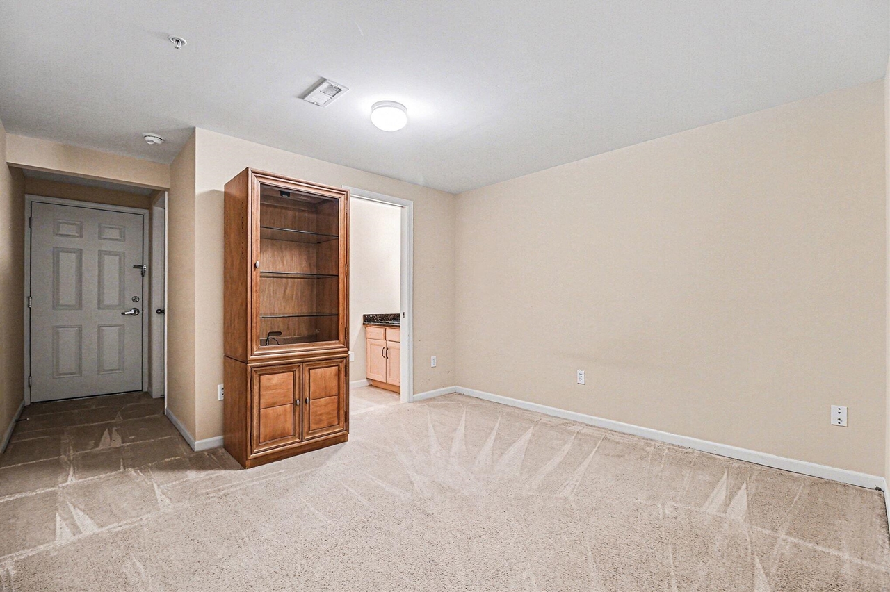 228 W Oakbrook Drive, Ann Arbor, MI, 48103-2255