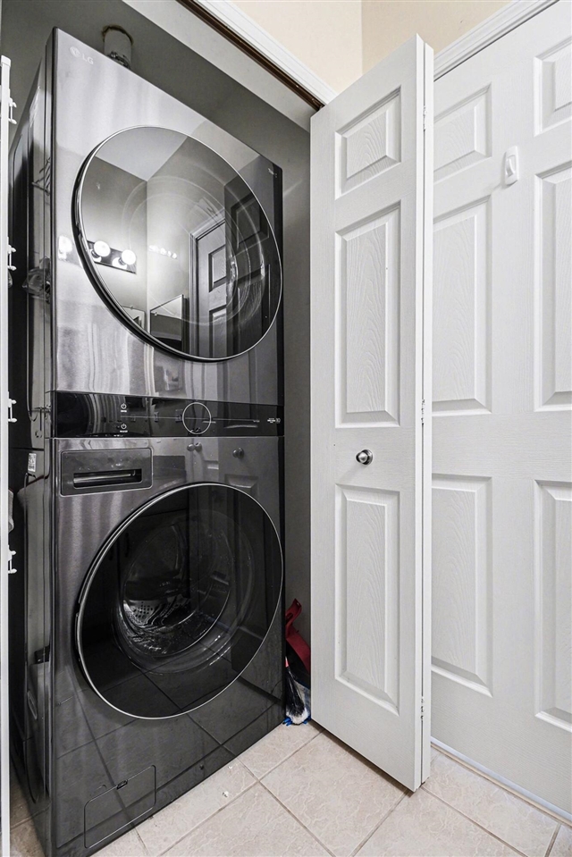 228 W Oakbrook Drive, Ann Arbor, MI, 48103-2255