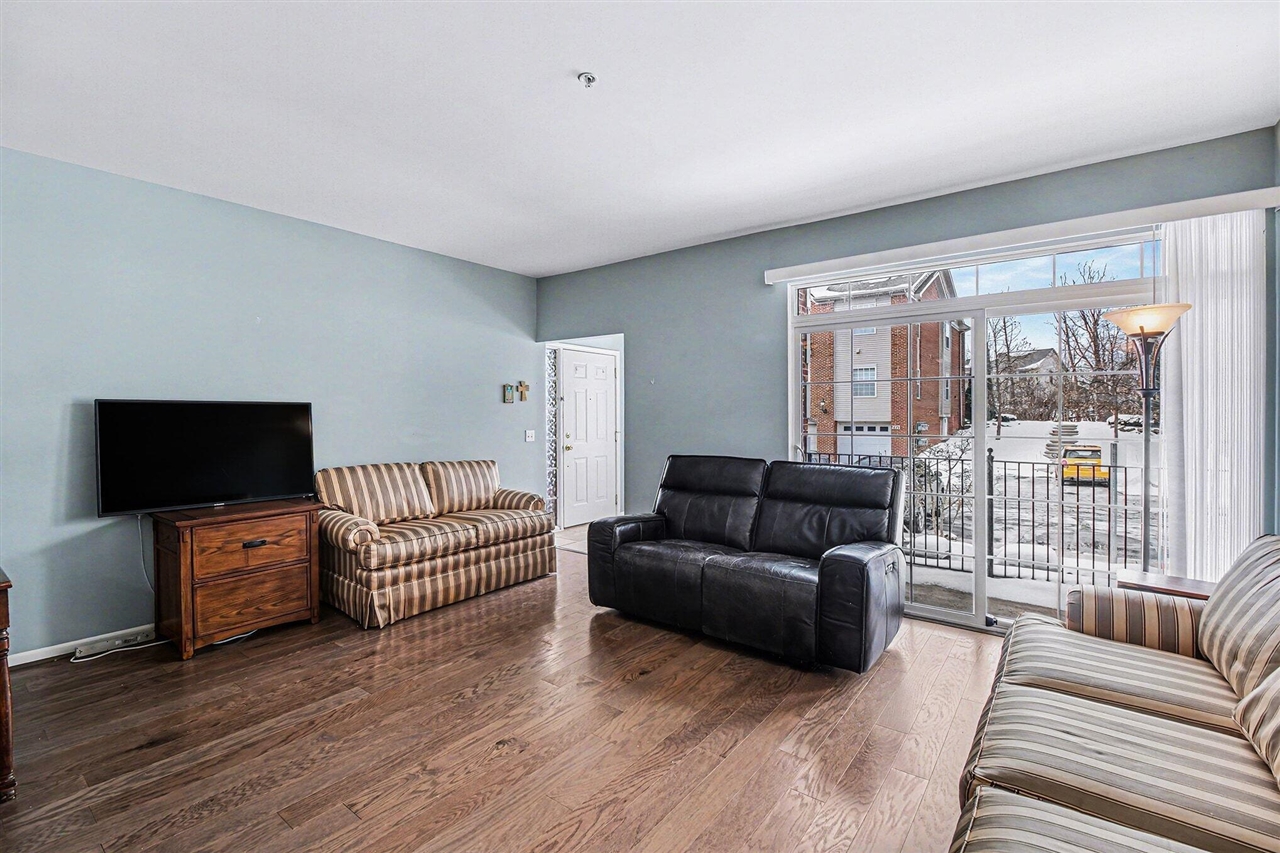 228 W Oakbrook Drive, Ann Arbor, MI, 48103-2255