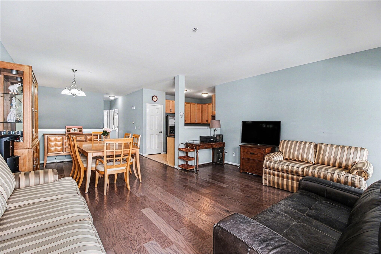 228 W Oakbrook Drive, Ann Arbor, MI, 48103-2255