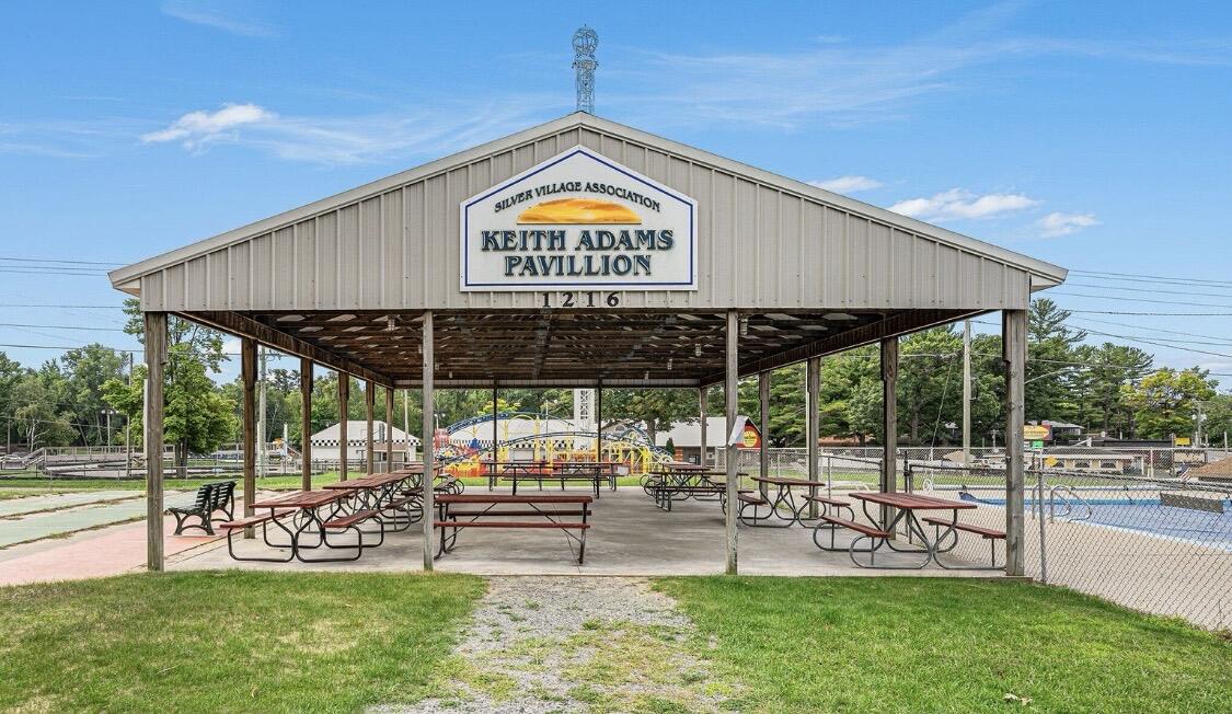 8511 W Easy Street, Mears, MI, 49436-9423