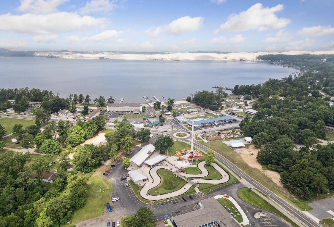 8511 W Easy Street, Mears, MI, 49436-9423